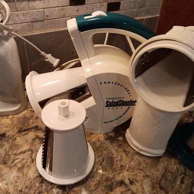 SALAD SHOOTER, MINI CHOPPER AND A HAND MIXER