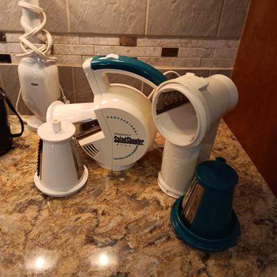 SALAD SHOOTER, MINI CHOPPER AND A HAND MIXER