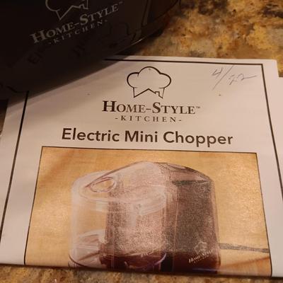 SALAD SHOOTER, MINI CHOPPER AND A HAND MIXER