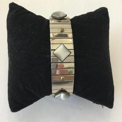 Cute mid century stretch bracelet