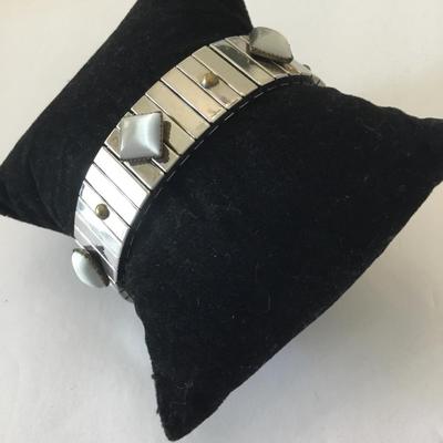 Cute mid century stretch bracelet