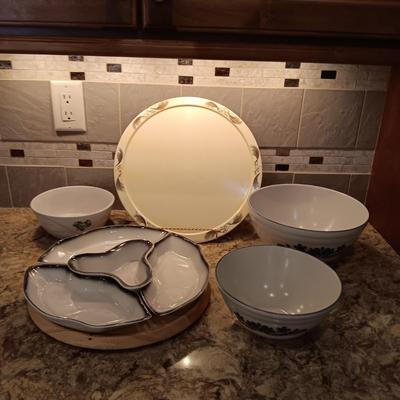 LAZY SUSAN CHIP AND DIP, 3 PFALTGRAFF NESTING BOWLS AND A WOODEN SERVING TRAY