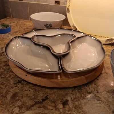 LAZY SUSAN CHIP AND DIP, 3 PFALTGRAFF NESTING BOWLS AND A WOODEN SERVING TRAY