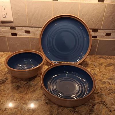 THREE PIECE NORITAKE STONEWARE