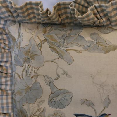 Set of 4 Lage Ruffled Bird & Floral Throw Pillows