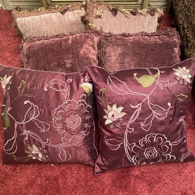 Textile - 6 Throw Pillows