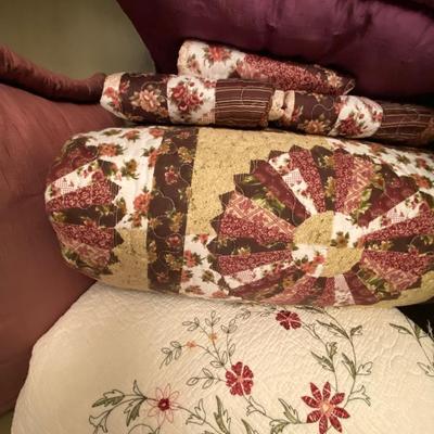 Textiles - Quilts, Throw and Throw Pillows