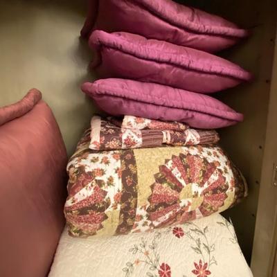 Textiles - Quilts, Throw and Throw Pillows