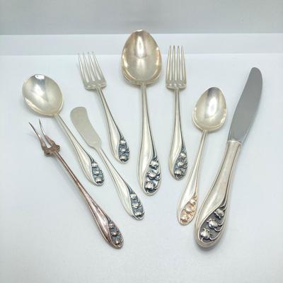 LOT 71: Gorham "Lily of the Valley" Sterling Flatware Set - Tw 1913.66g
