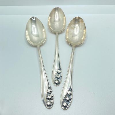 LOT 71: Gorham "Lily of the Valley" Sterling Flatware Set - Tw 1913.66g