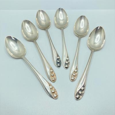 LOT 71: Gorham "Lily of the Valley" Sterling Flatware Set - Tw 1913.66g