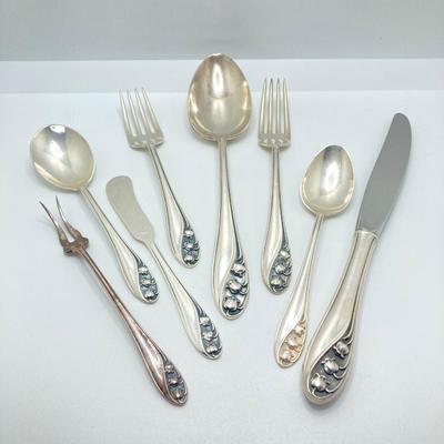 LOT 71: Gorham "Lily of the Valley" Sterling Flatware Set - Tw 1913.66g