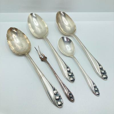 LOT 71: Gorham "Lily of the Valley" Sterling Flatware Set - Tw 1913.66g