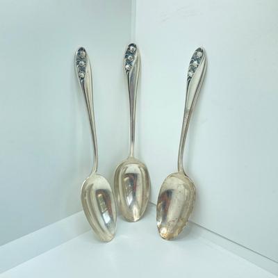 LOT 71: Gorham "Lily of the Valley" Sterling Flatware Set - Tw 1913.66g