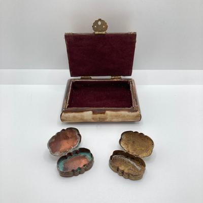 LOT 72: Collection of Vintage Trinket / Pill Boxes - Sudha Style, Hand Painted Nippon and More