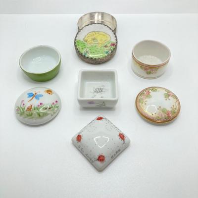 LOT 72: Collection of Vintage Trinket / Pill Boxes - Sudha Style, Hand Painted Nippon and More