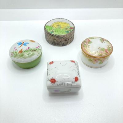 LOT 72: Collection of Vintage Trinket / Pill Boxes - Sudha Style, Hand Painted Nippon and More
