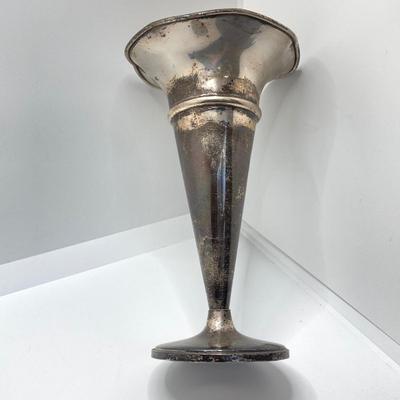 LOT 74: Fisher Weighted Sterling 638 Art Deco Trumpet Vase