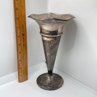 LOT 74: Fisher Weighted Sterling 638 Art Deco Trumpet Vase