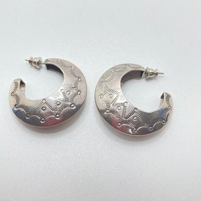 LOT 76: J Y Delgarito Sterling Navajo Lightening Bear Pendant and decorative Pierced Earrings