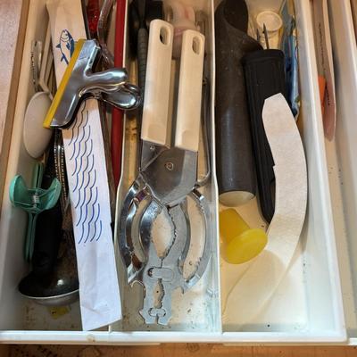 LOT 83: Clean Draw Cleanout: Flatware and More