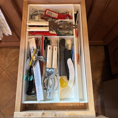LOT 83: Clean Draw Cleanout: Flatware and More