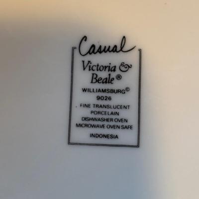 LOT 84: Casual Victoria & Beale Williamsburg 9026 Dinnerware