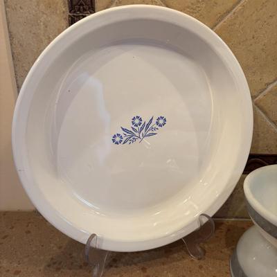 LOT: Corning Ware Collection: Cornflower Blue, Spice of Life, Corelle Vitelle