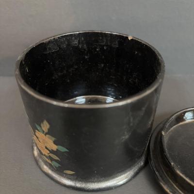 LOT 92: Trinket Box Collection: Lacquer, Wood & Pottery