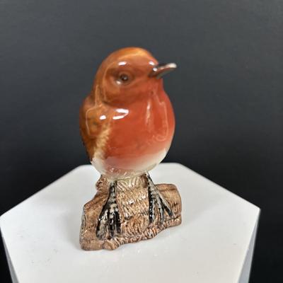 LOT 96: Vintage Porcelain Collection: Sporting Dogs Old Leeds Paragon England, Berwick Robin #980, Carrigaline Ireland Pottery, Vtg 50s...