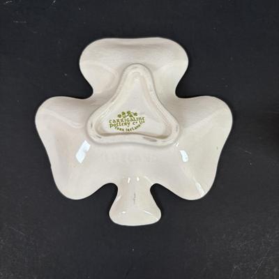 LOT 96: Vintage Porcelain Collection: Sporting Dogs Old Leeds Paragon England, Berwick Robin #980, Carrigaline Ireland Pottery, Vtg 50s...