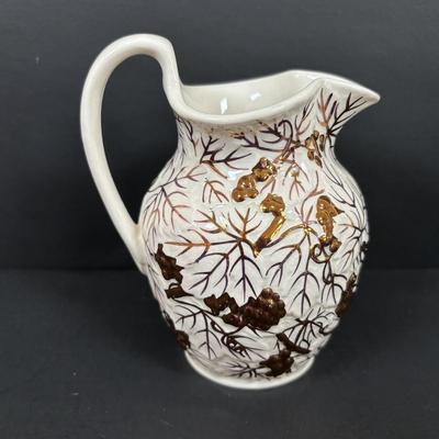 LOT 96: Vintage Porcelain Collection: Sporting Dogs Old Leeds Paragon England, Berwick Robin #980, Carrigaline Ireland Pottery, Vtg 50s...