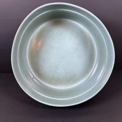 LOT 98: Arabia "Green Thistle" Dessert Plate, Finland, Williamsburg Shields Tavern Coffee Mugs, Bennington Vermont Pottery Bowl...