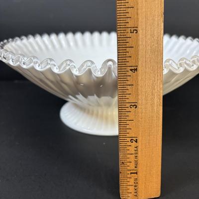 LOT 102: Wedgewood Bonbon Dishes: Coronation of Queen Elizabeth and Duke of Edenborough, Ruffled Milk Glass Silvercrest Style Bowl
