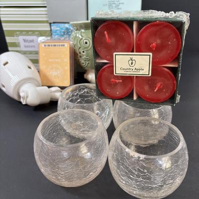 LOT 104: Scentsy, PartyLite and More