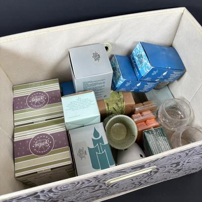 LOT 104: Scentsy, PartyLite and More