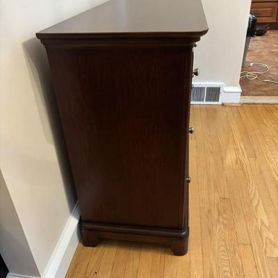 LOT 106: LC Kids Legacy Classic Bureau