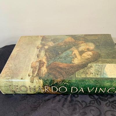 LOT 139: Set of Two (2) Large Coffee Table Books - The Complete Works of Michelangelo and Leonardo Da Vinci