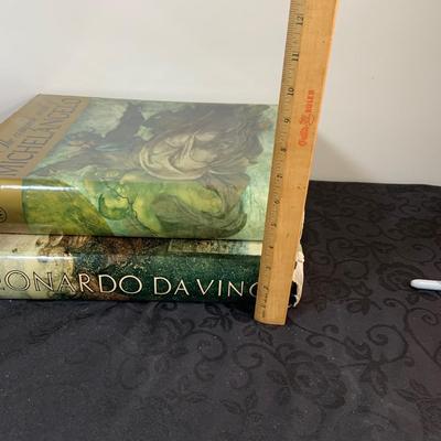 LOT 139: Set of Two (2) Large Coffee Table Books - The Complete Works of Michelangelo and Leonardo Da Vinci