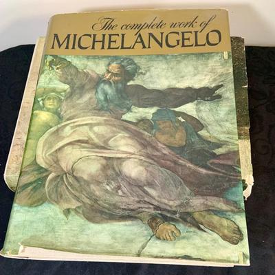 LOT 139: Set of Two (2) Large Coffee Table Books - The Complete Works of Michelangelo and Leonardo Da Vinci