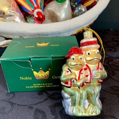 LOT 146: Assortment of Vintage Christmas Glass Bulbs Featuring De Carlini Clown and Kurt Adler Frog Ormantent
