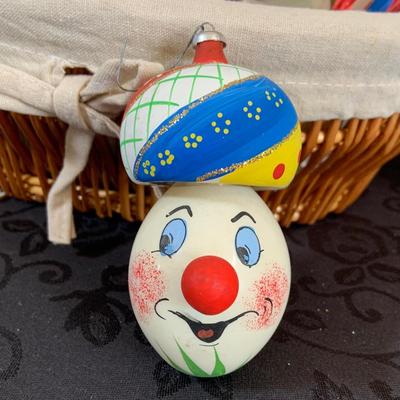 LOT 146: Assortment of Vintage Christmas Glass Bulbs Featuring De Carlini Clown and Kurt Adler Frog Ormantent