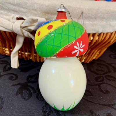 LOT 146: Assortment of Vintage Christmas Glass Bulbs Featuring De Carlini Clown and Kurt Adler Frog Ormantent