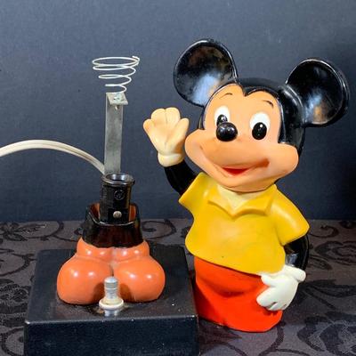 LOT 154: Vintage Mickey Mouse and Donald Duck Bubble Lights and Plastic Bowl and Cup