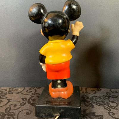 LOT 154: Vintage Mickey Mouse and Donald Duck Bubble Lights and Plastic Bowl and Cup