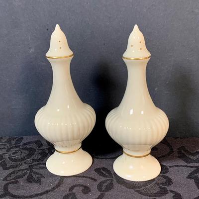LOT 156: Lenox Egg Platter, Salt and Pepper Shakers, and Cream and Sugar Set