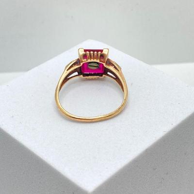 LOT 171: MB Gold Eastern Star with Red Stone Ring - 10KT, TW 2.91g, Sz 8