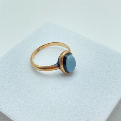 LOT 174: Gold with Oval Agate Stone Ring - 14KT, TW 1.74g, Sz 4.5