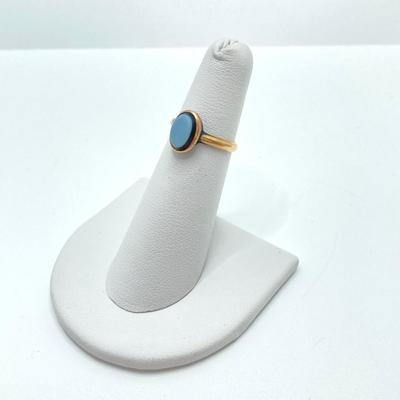 LOT 174: Gold with Oval Agate Stone Ring - 14KT, TW 1.74g, Sz 4.5