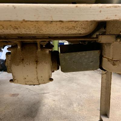 LOT 194: Vintage Conlon Cloth Mangle Iron/ Presser in Case
